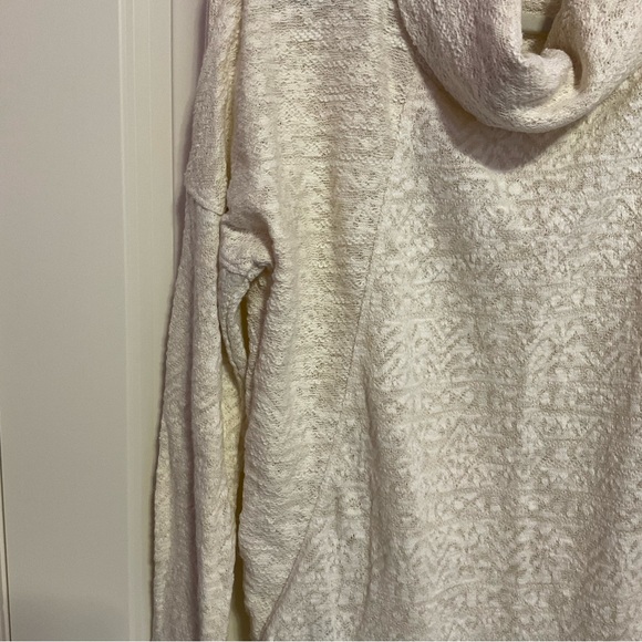 North River cowl neck white print shirt - Picture 3 of 6